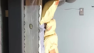 拖鞋家居日韩AV-白皙皮肤呆萌小姐姐！情趣耳朵抓屌吸吮！头套男怼着骚穴猛操，骑乘姿势打桩机，无套内射。