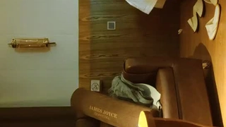 下一篇中文字幕人妻-快餐豪哥1500约炮粉逼艺校兼职妹逼太紧几分钟就把哥搞射了的!
